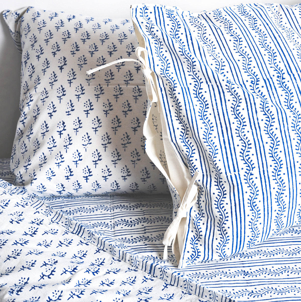 Tilonia® King Duvet Set - Centipede Stripe &amp; Sprig in Blue